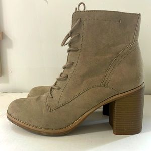 Indigo Rd from Francesca’s suede granny zip and lace-up heeled boot in size 10